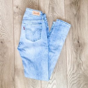 Levi’s Light Wash Skinny Jeans